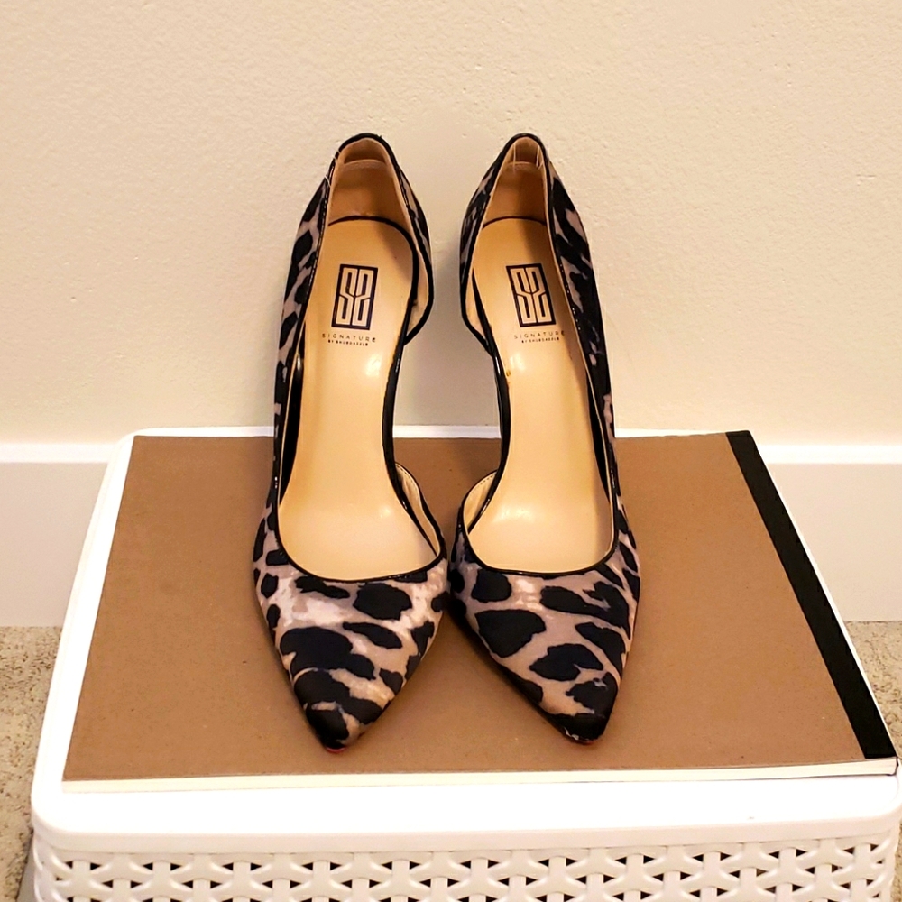 Leopard print pumps